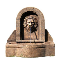 Dekorativní zahradní kašna s tekoucí vodou - lví hlava