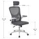 Otočná kancelářská židle s polohovací opěrkou hlavy a područkami, bílá / šedá síťovina