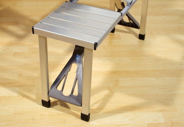 Skládací kempinkový set stolu a lavic, 136 x 85,5 x 67 cm