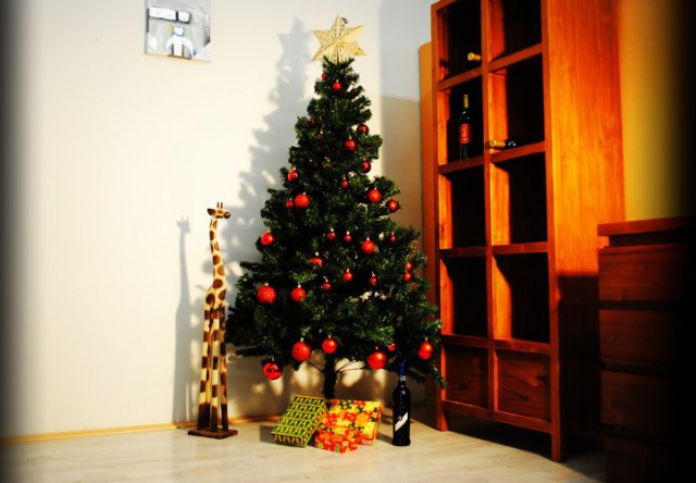 Umělý vánoční stromek se stojanem, výška: 1,80 m