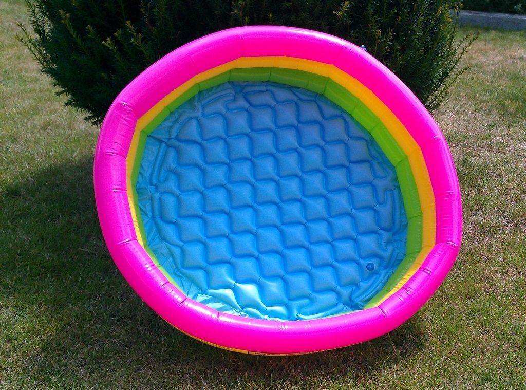 Barevný dětský bazének s nafukovacím dnem a kruhy, 86x25 cm