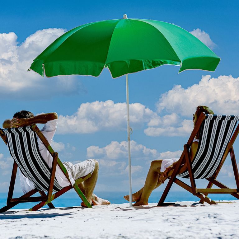 Plážový slunečník kulatý se střapci 160 cm, zelený, s kloubem