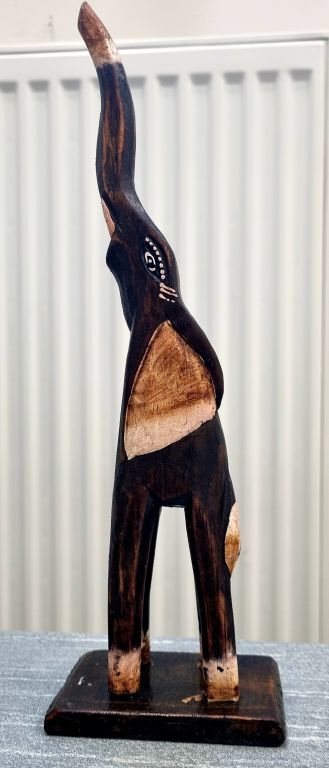 Dřevěná vyřezávaná soška z Indonésie slon, mix dekorů, 30 cm