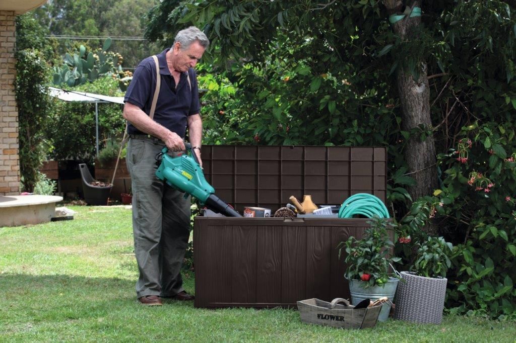 Levný velký zahradní box plastový s víkem imitace dřeva, uzamykatelný, tmavě hnědý, 270 L