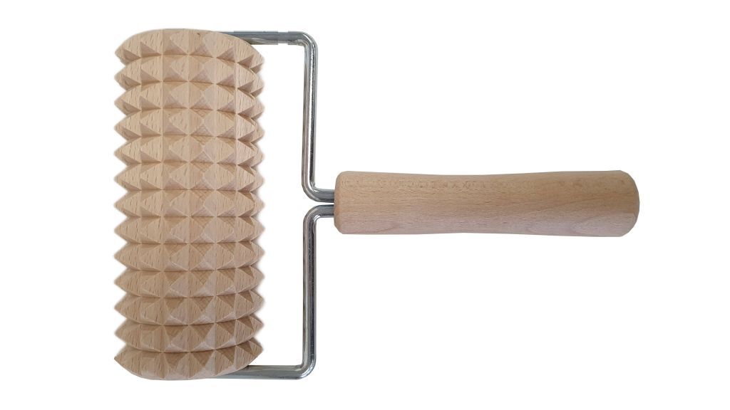Dřevěný masážní váleček jednoruční, s rukojetí, 20 cm