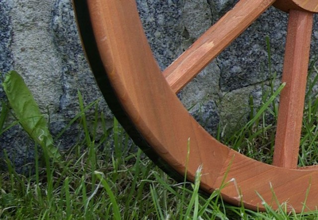 Ozdobné dřevěné kolo do interiéru / exteriéru, průměr 350 mm